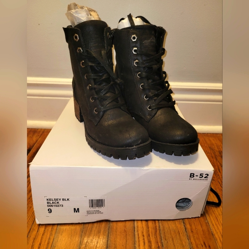 B-52 Black heeled boots